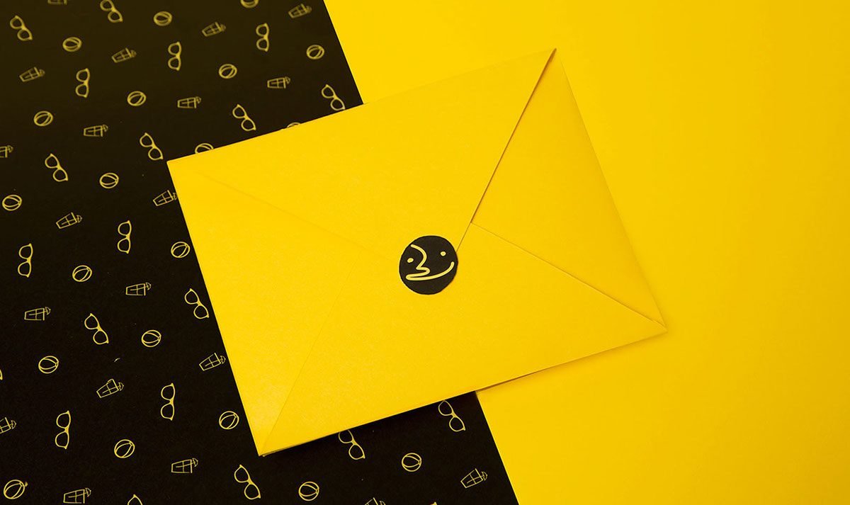 Happy Address 企业VI设计 信封展示