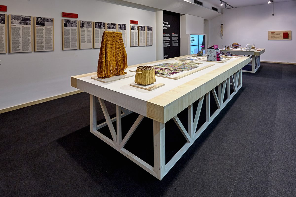 瓦伦西亚社区艺术展览VI设计形象  工艺品设计展示