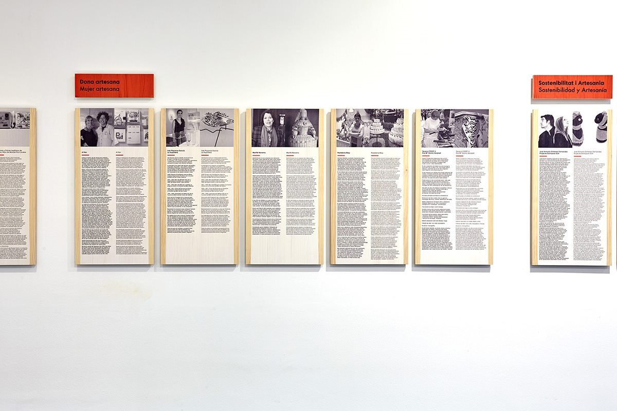 瓦伦西亚社区艺术展览VI设计形象  海报设计展示