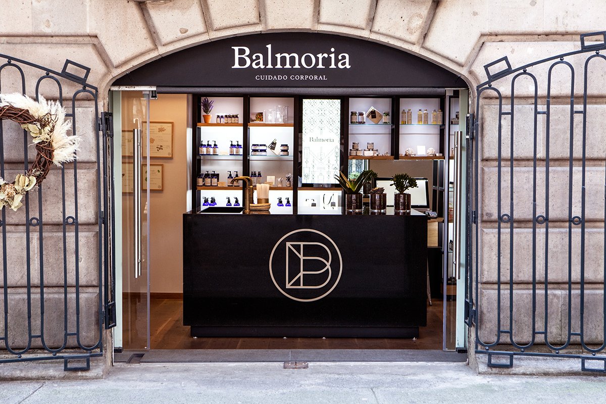 Balmoria美容产品VI形象  标志应用