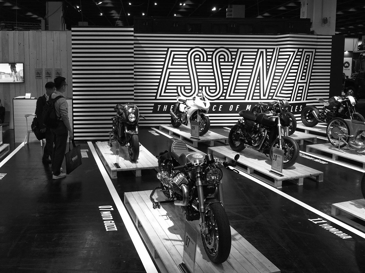 Essenza 国际摩托车赛品牌VI设计欣赏，摩托车文化，摩托车赛视觉识别设计，摩托车赛品牌形象设计，深圳VI设计，左右格局    