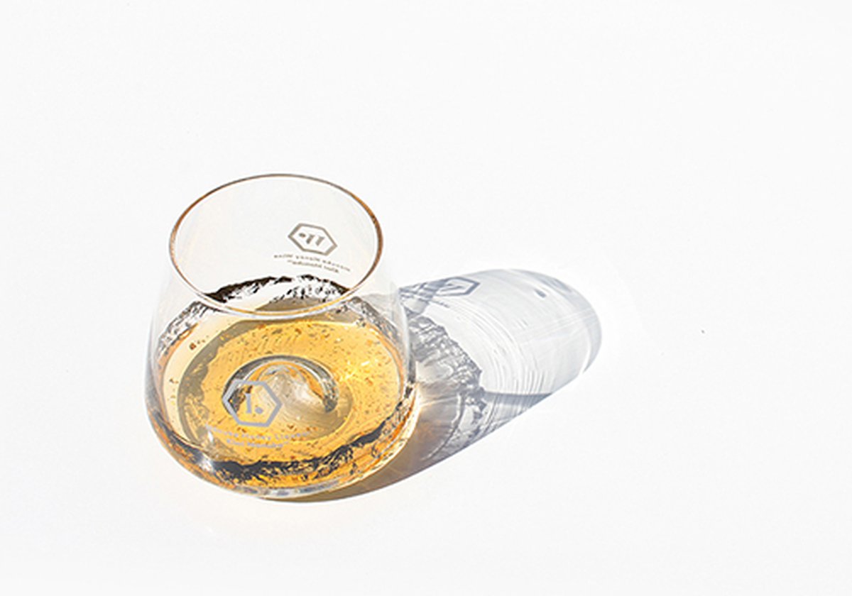 MānukaHoney蜂蜜风味葡萄酒品牌包装设计欣赏