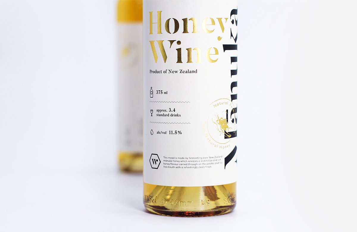 MānukaHoney蜂蜜风味葡萄酒品牌包装设计欣赏，葡萄酒品牌，酒品牌设计，酒品牌策划，酒品牌全案策划，酒品牌形象塑造，深圳品牌设计，深圳品牌策划，深圳品牌全案策划，深圳品牌形象塑造，左右格局