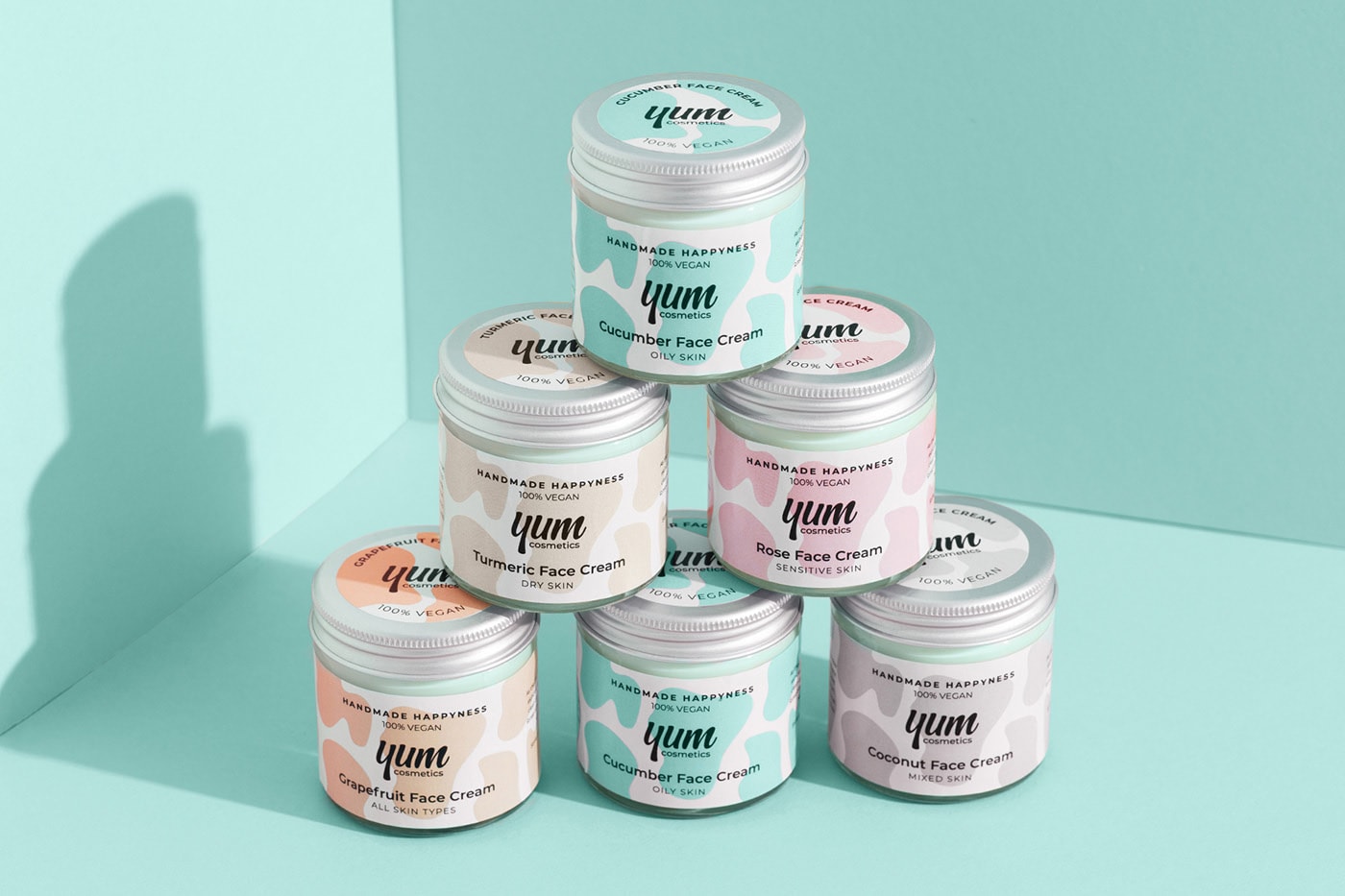 Yum高级手工零售化妆品精品店品牌VI设计，化妆品VI设计，高端VI设计，品牌视觉设计，深圳VI设计，左右格局
