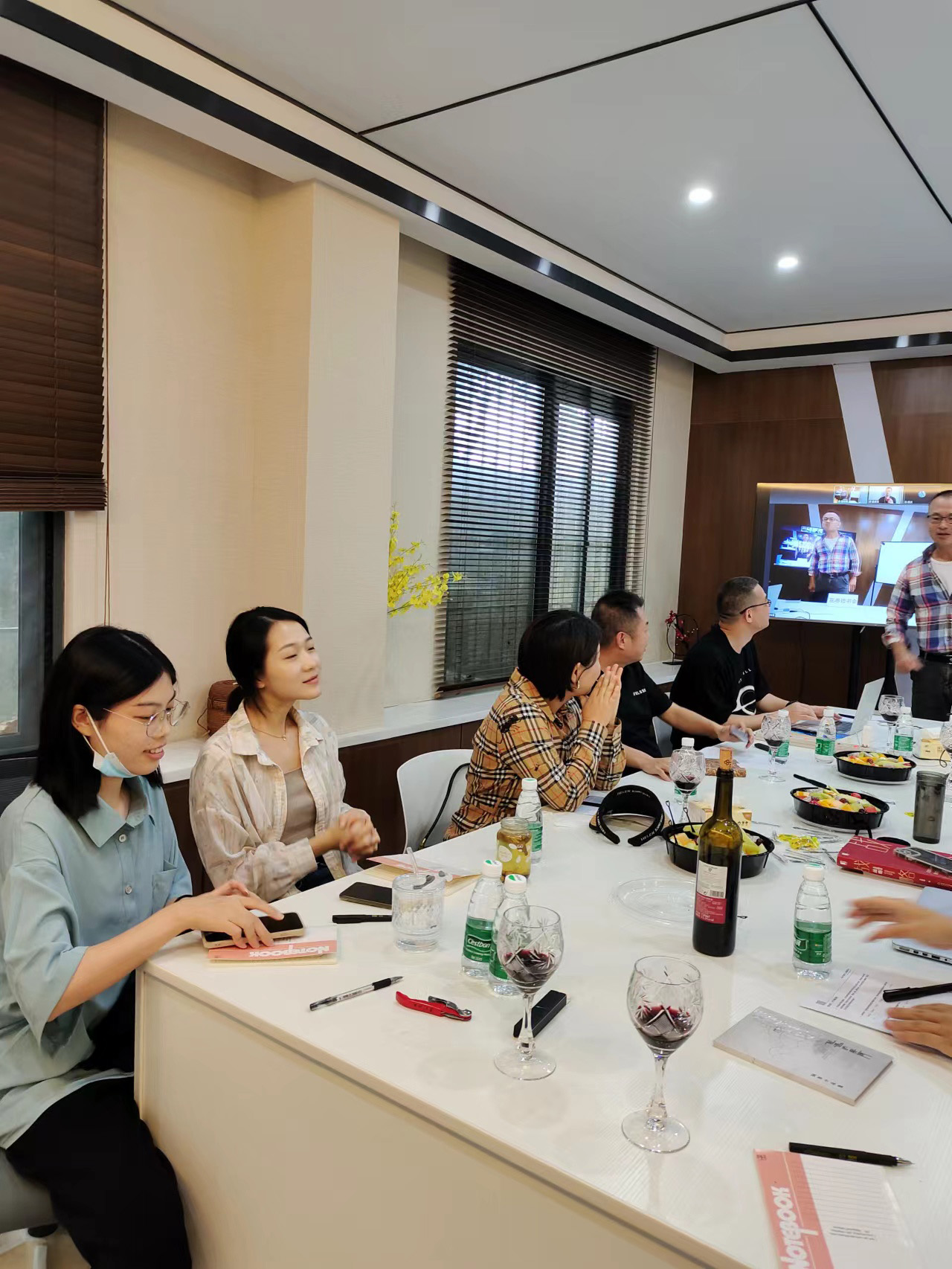左右企业文化